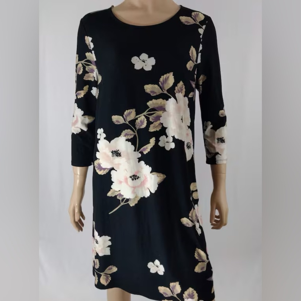 Plus sized black crème floral dress